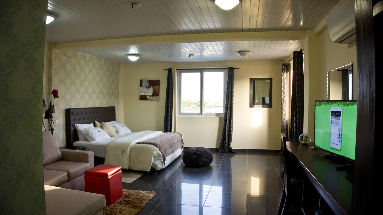 M Suites Hotel Accra Ruang foto