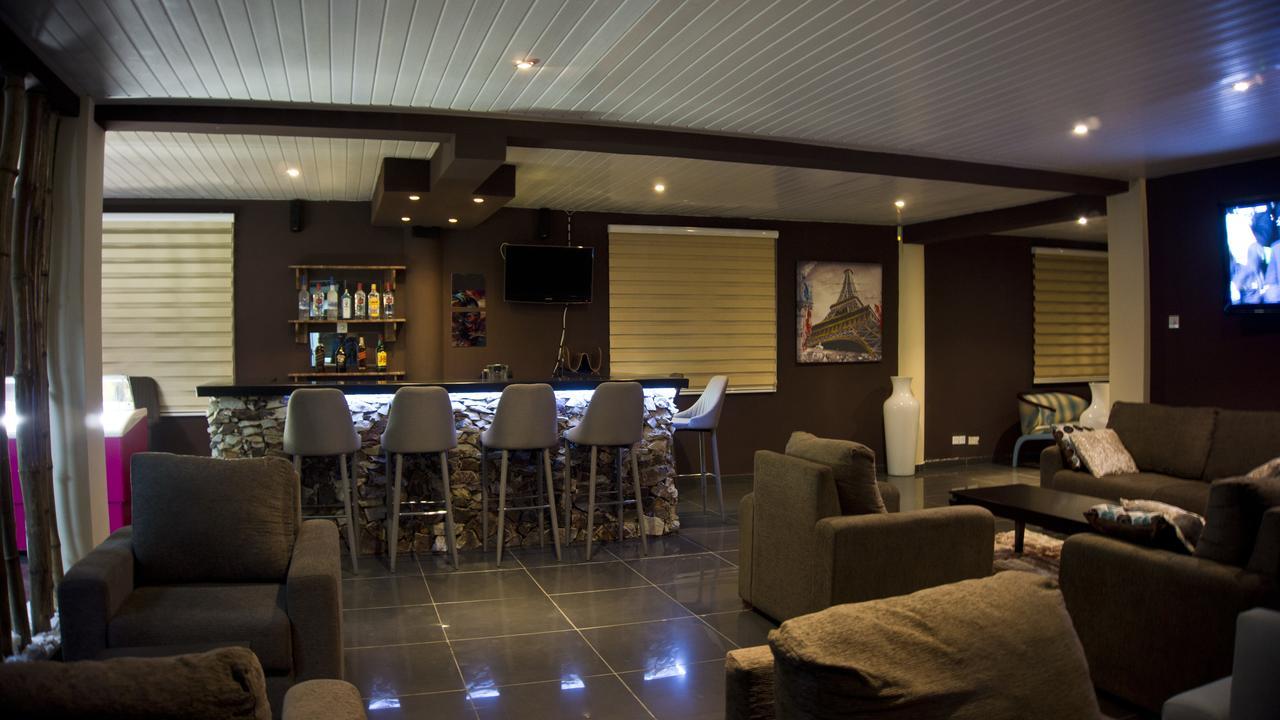 M Suites Hotel Accra Bagian luar foto