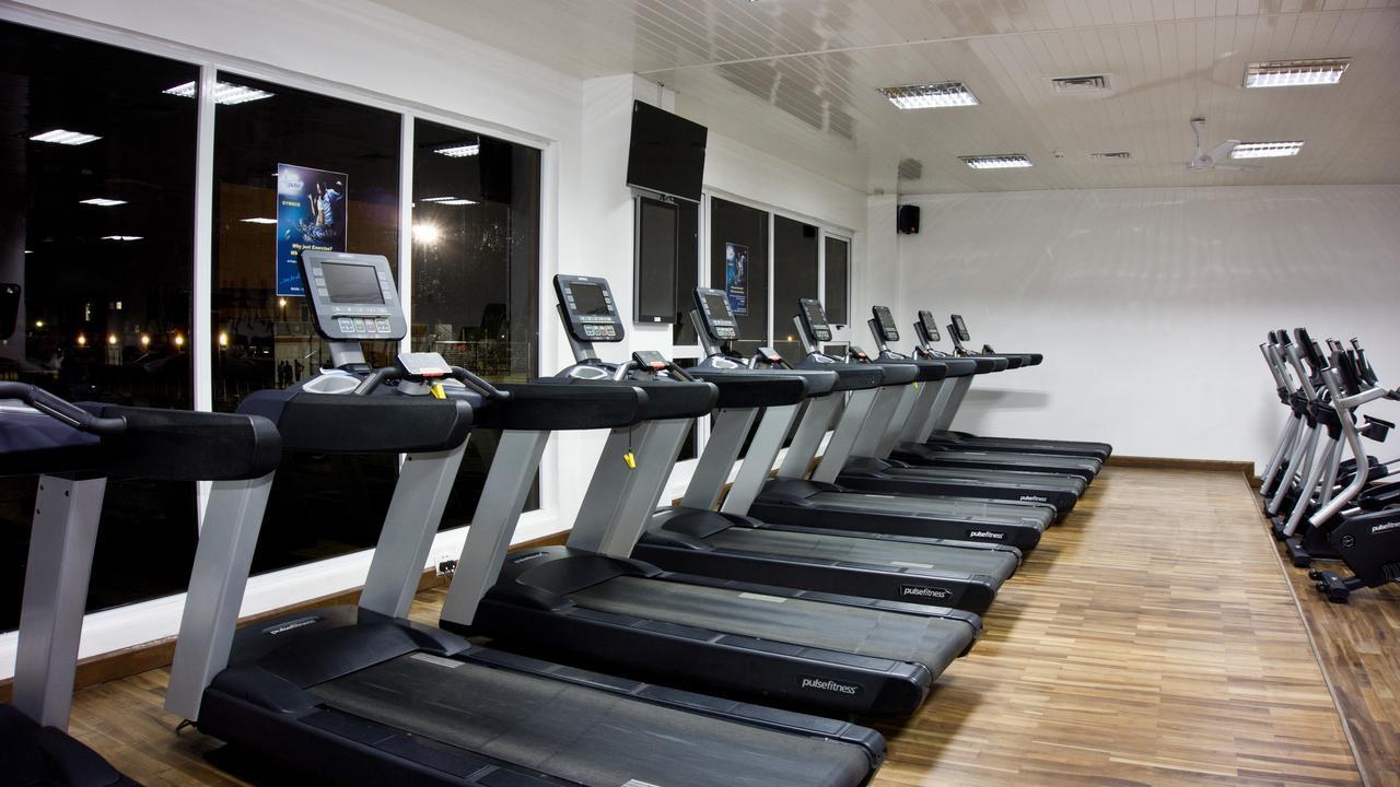 M Suites Hotel Accra Bagian luar foto
