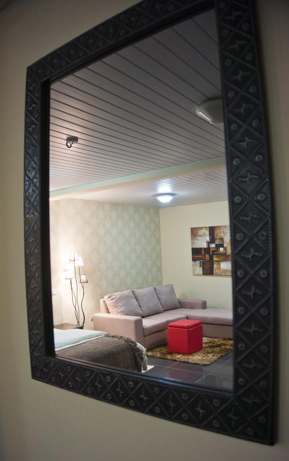 M Suites Hotel Accra Bagian luar foto