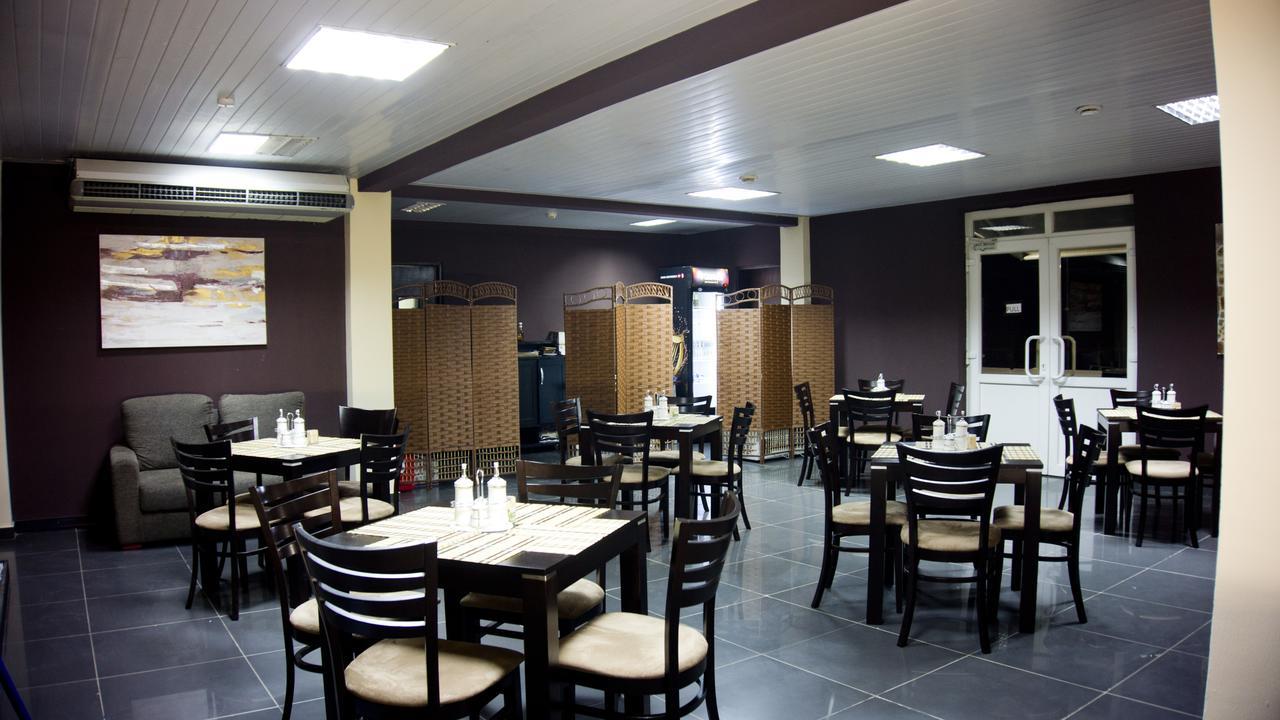M Suites Hotel Accra Bagian luar foto