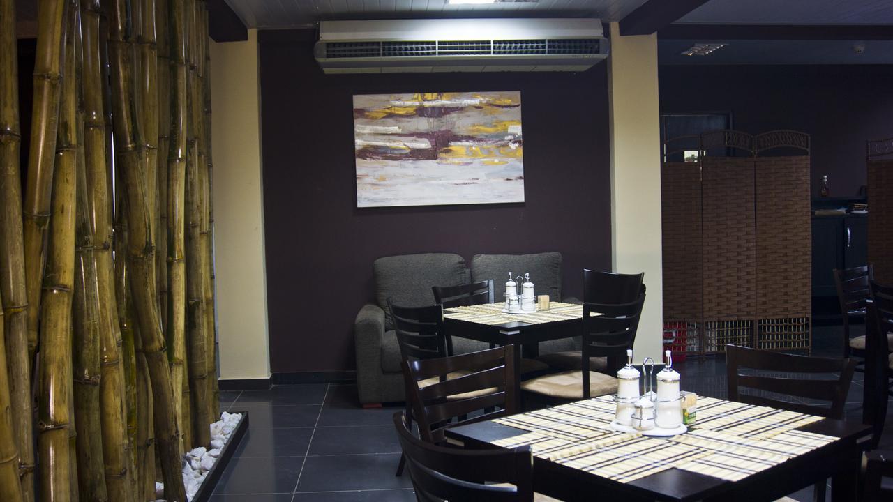 M Suites Hotel Accra Bagian luar foto