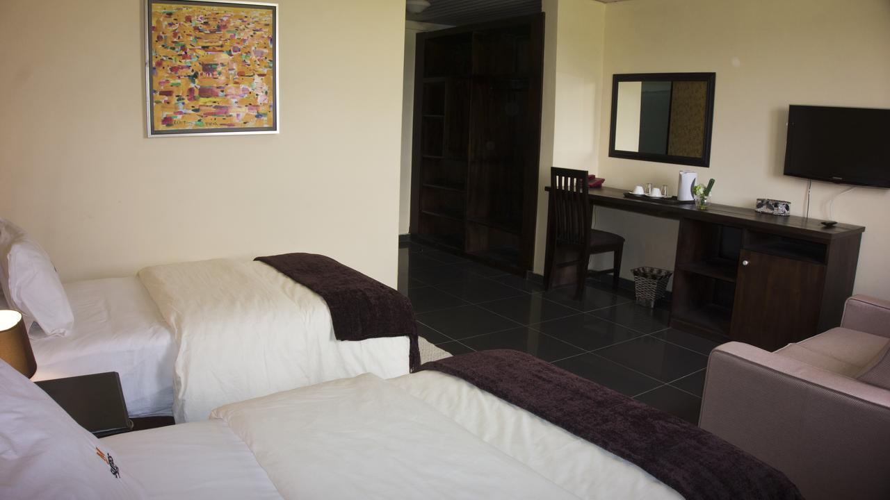 M Suites Hotel Accra Bagian luar foto