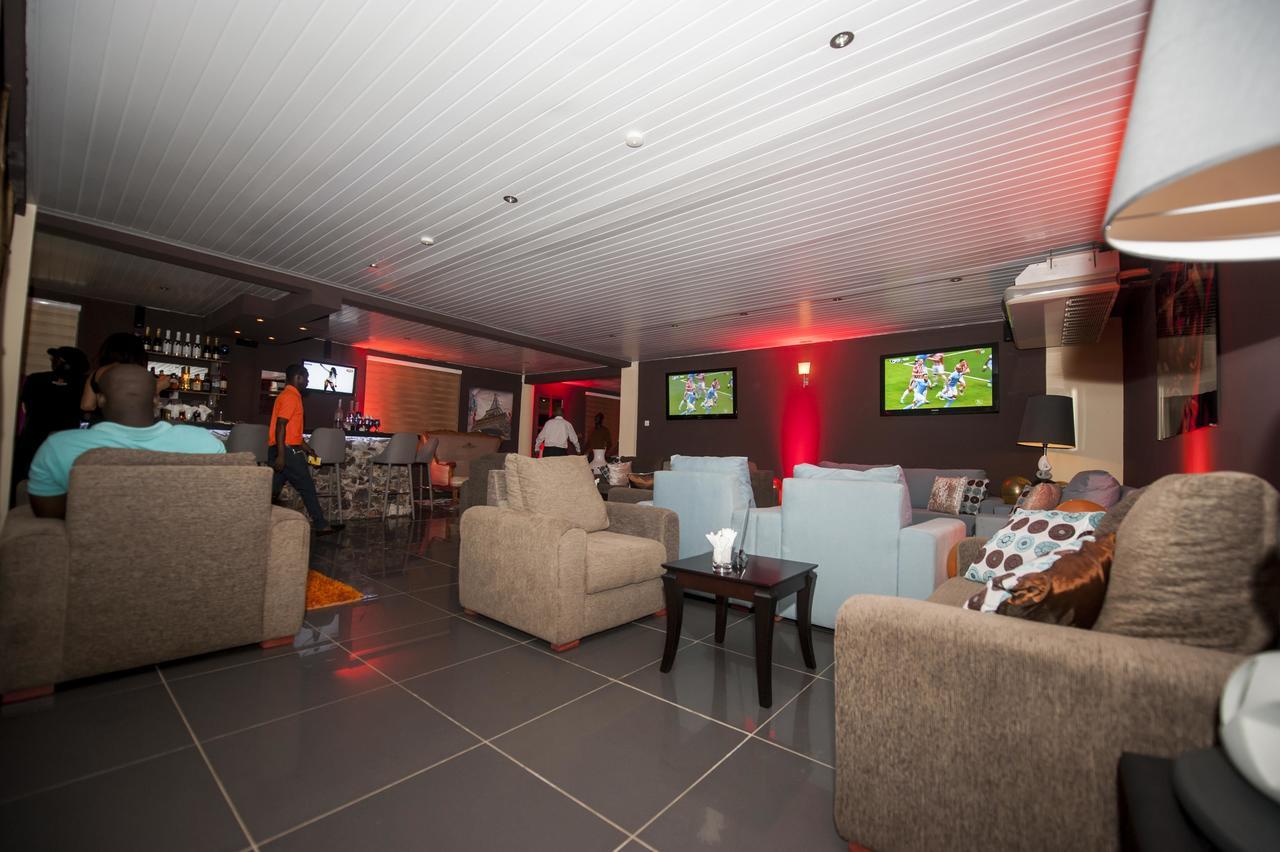 M Suites Hotel Accra Bagian luar foto