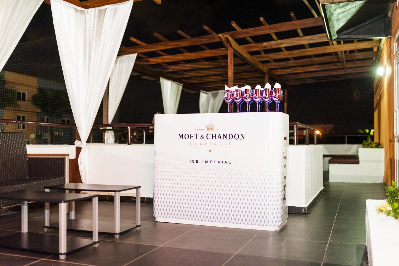 M Suites Hotel Accra Bagian luar foto