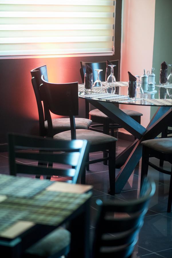 M Suites Hotel Accra Bagian luar foto