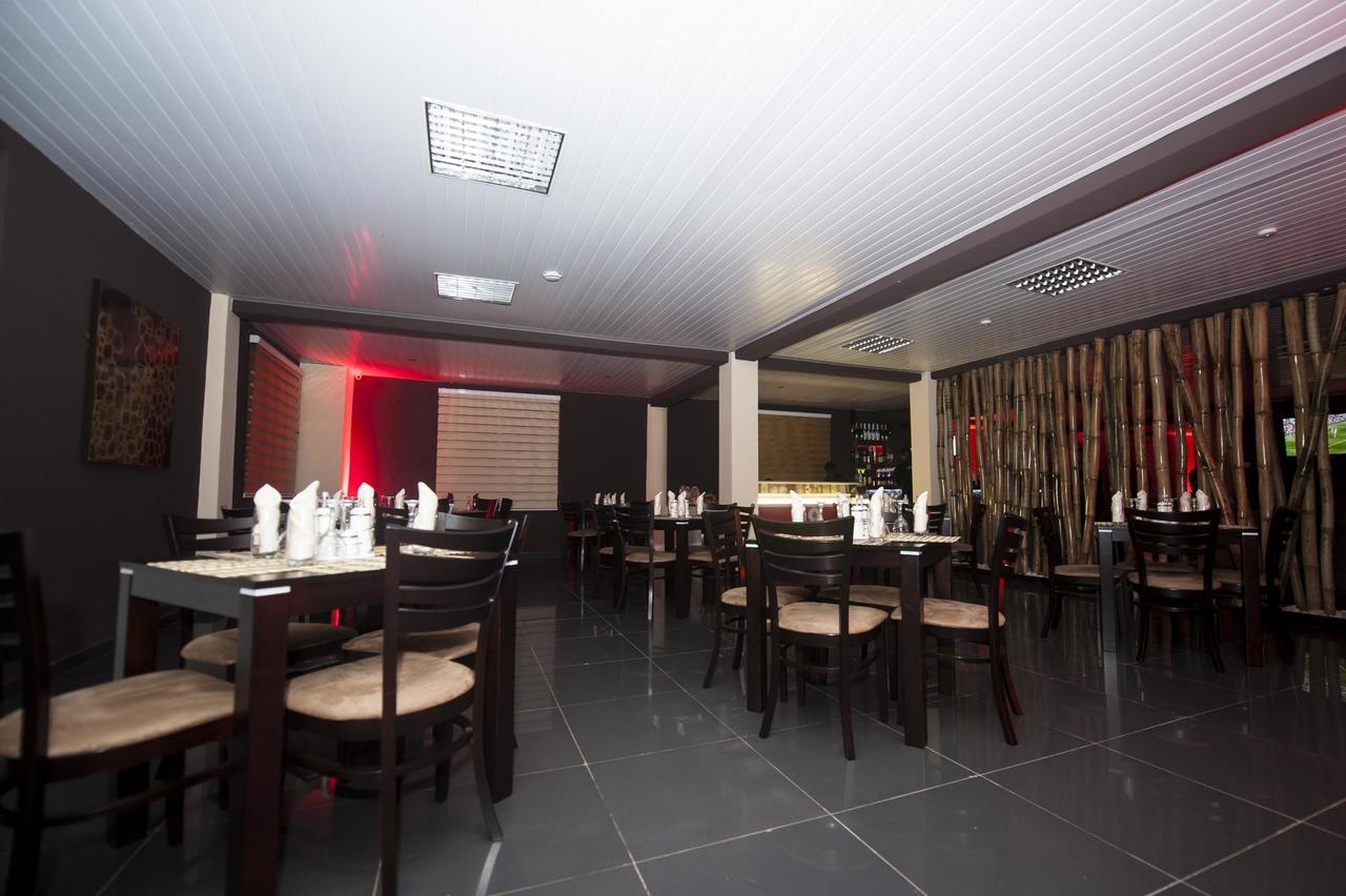 M Suites Hotel Accra Bagian luar foto